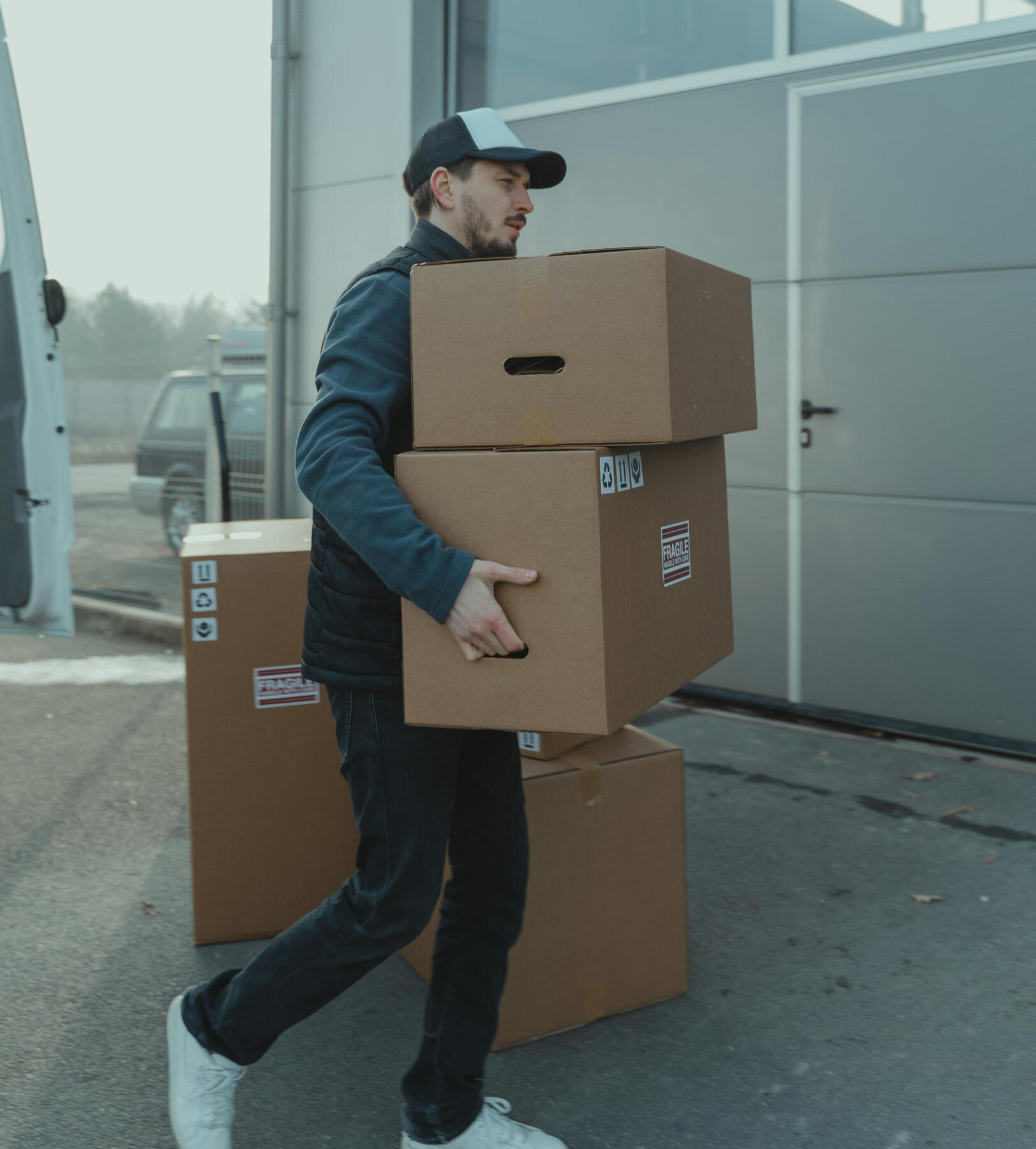 📦 Business Parcel Delivery Secure parcel transportation for businesses and individuals.